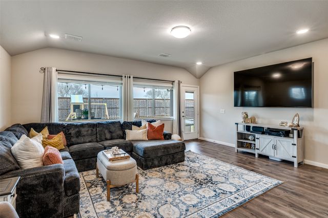 3304 Adobe Vista, Aubrey, TX 76227