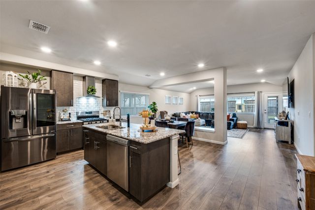 3304 Adobe Vista, Aubrey, TX 76227