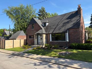9001 S Claremont Avenue, Chicago, IL 60643