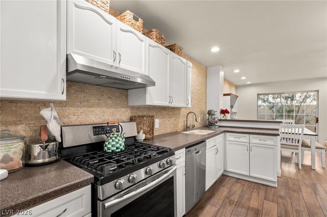 2604 Glen Green Avenue, Henderson, NV 89074