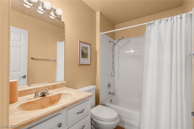 2604 Glen Green Avenue, Henderson, NV 89074