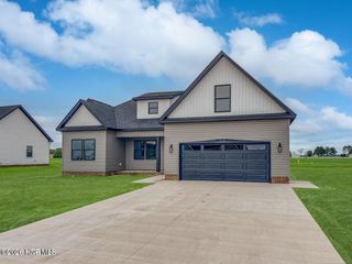 305 Spinnaker Street, Elizabeth City, NC 27909