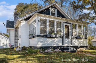 378 W Goguac Street, Battle Creek, MI 49015