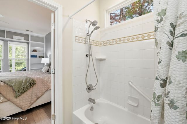 5242 Windward Way, Southport, NC 28461