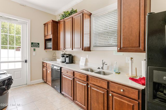 5242 Windward Way, Southport, NC 28461