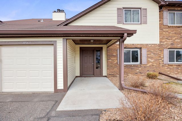 1049 Greenhaven Drive, Vadnais Heights, MN 55127