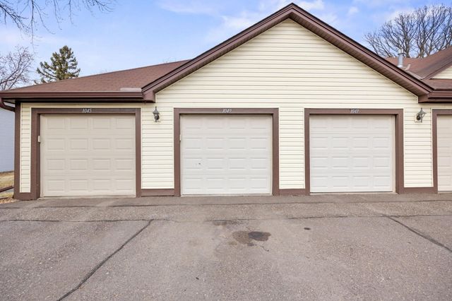 1049 Greenhaven Drive, Vadnais Heights, MN 55127