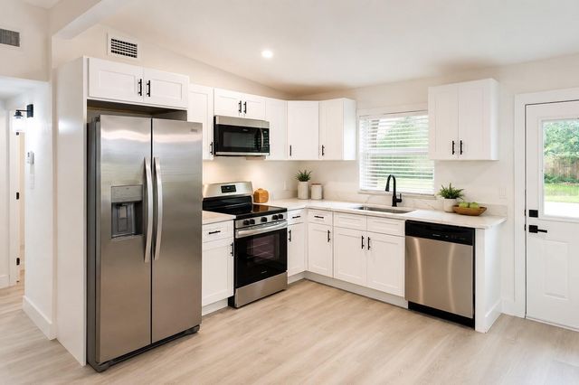 9001 82ND STREET, Seminole, FL 33777