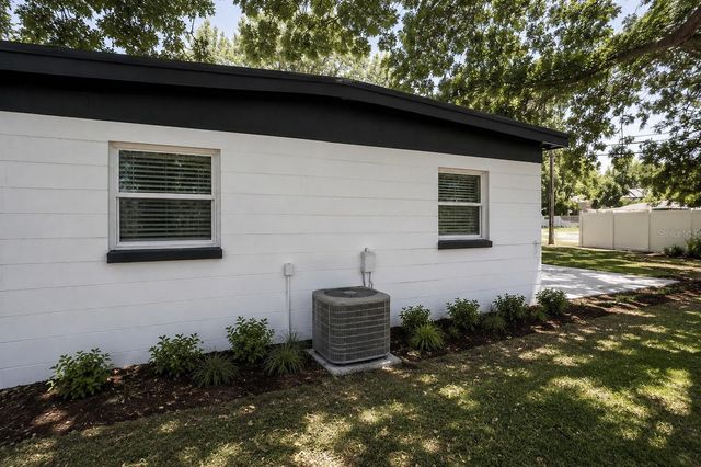 9001 82ND STREET, Seminole, FL 33777