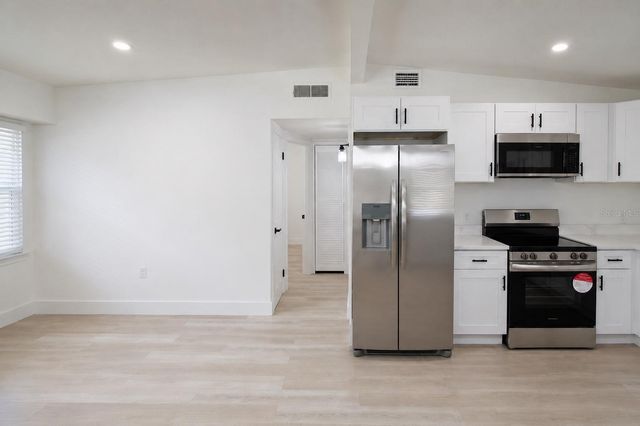 9001 82ND STREET, Seminole, FL 33777
