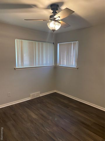 24572 Rosalind Avenue, Eastpointe, MI 48021