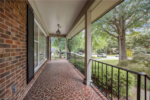 1122 Kensington Drive, High Point, NC 27262