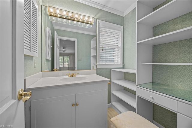 1122 Kensington Drive, High Point, NC 27262