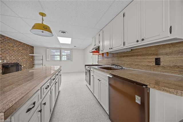 1122 Kensington Drive, High Point, NC 27262