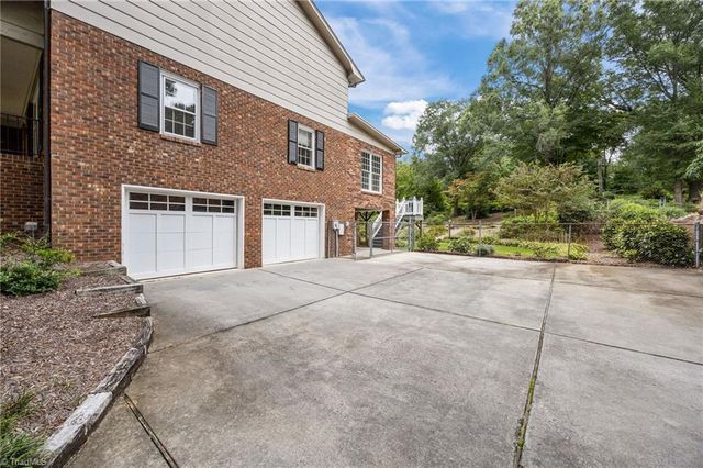 1122 Kensington Drive, High Point, NC 27262