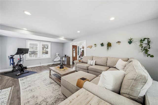 3014 Euclid Heights Boulevard, Cleveland Heights, OH 44118