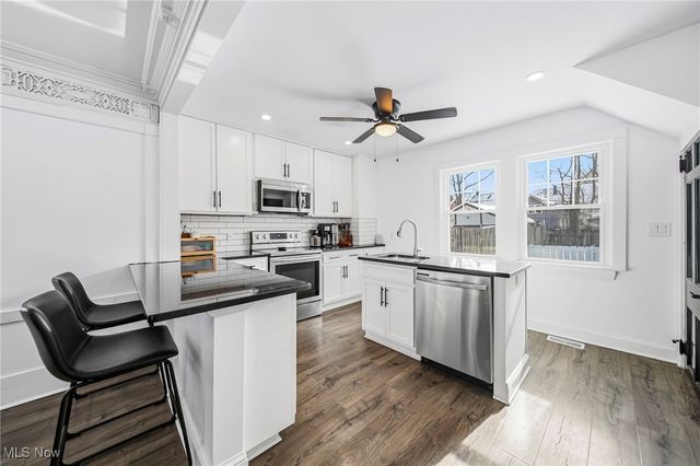 3014 Euclid Heights Boulevard, Cleveland Heights, OH 44118