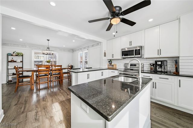 3014 Euclid Heights Boulevard, Cleveland Heights, OH 44118