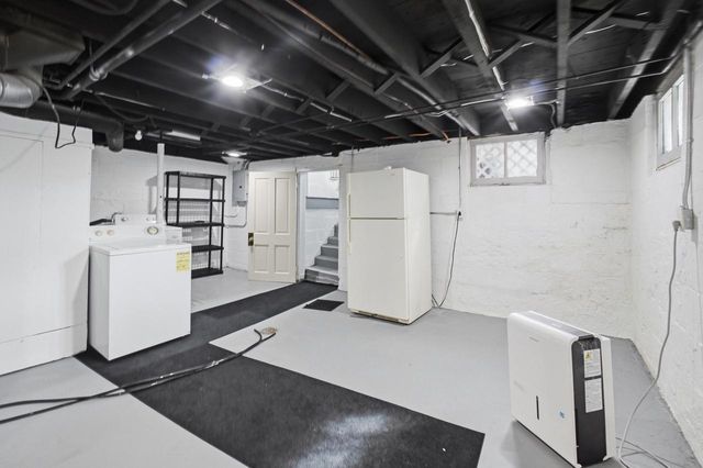 2760 N Booth STREET, Milwaukee, WI 53212