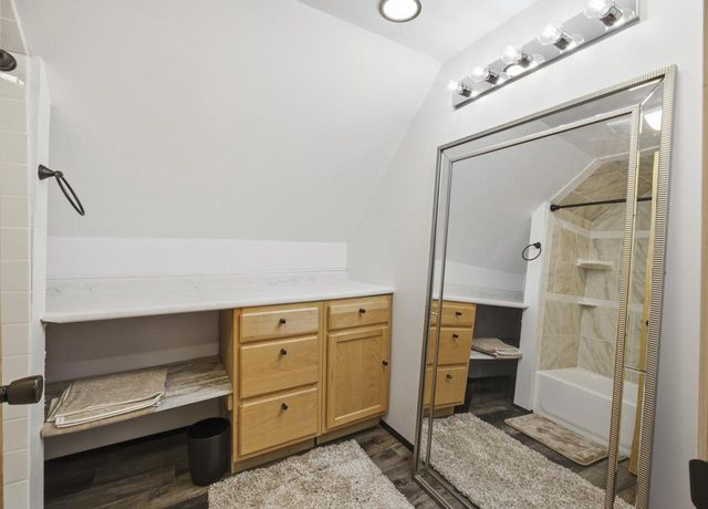 2760 N Booth STREET, Milwaukee, WI 53212