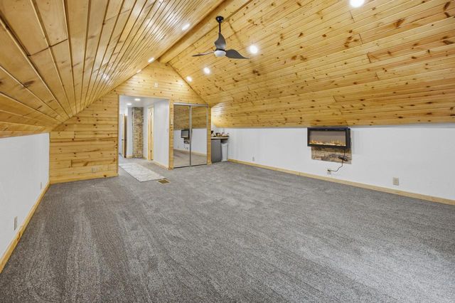 2760 N Booth STREET, Milwaukee, WI 53212