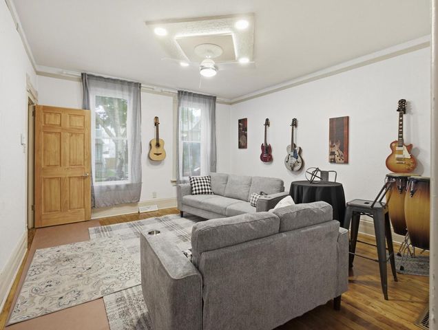2760 N Booth STREET, Milwaukee, WI 53212