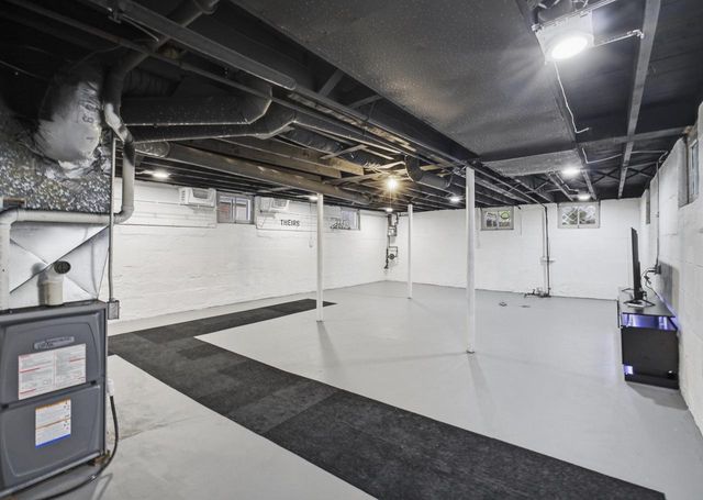 2760 N Booth STREET, Milwaukee, WI 53212