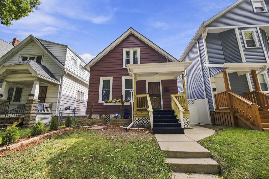 2760 N Booth STREET, Milwaukee, WI 53212