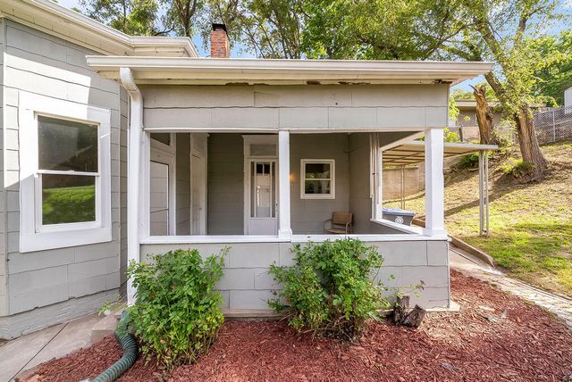 101 BLUFF Street, Council Bluffs, IA 51503