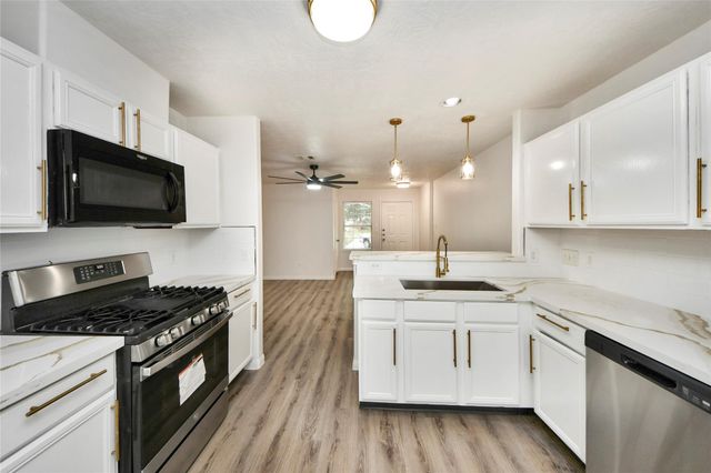 22215 Queenbury Hills Drive, Houston, TX 77073