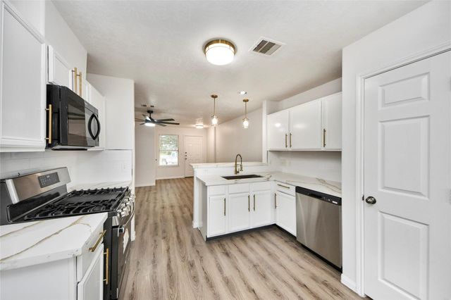 22215 Queenbury Hills Drive, Houston, TX 77073