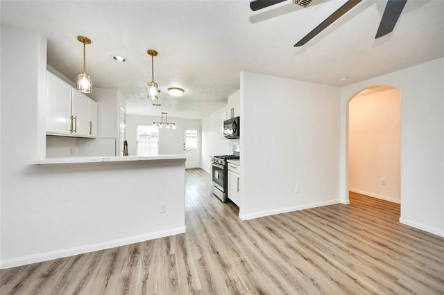 22215 Queenbury Hills Drive, Houston, TX 77073