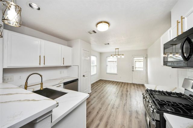 22215 Queenbury Hills Drive, Houston, TX 77073