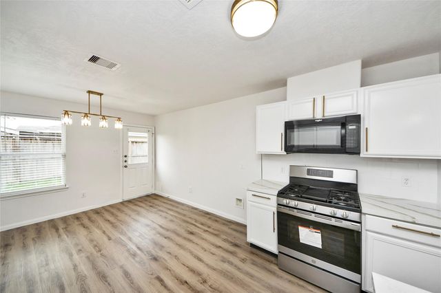 22215 Queenbury Hills Drive, Houston, TX 77073