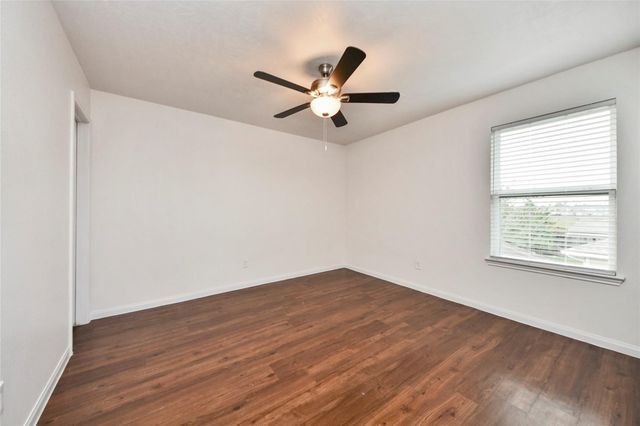 22215 Queenbury Hills Drive, Houston, TX 77073