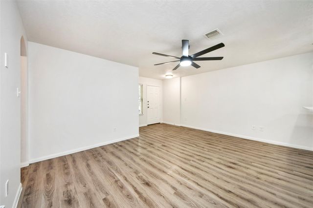 22215 Queenbury Hills Drive, Houston, TX 77073