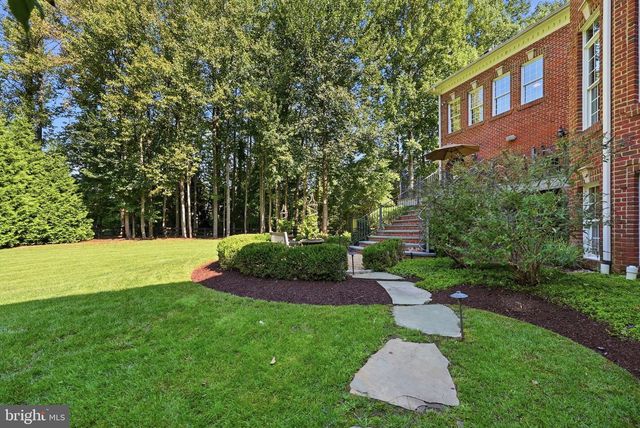 3002 APPLE BROOK LN, Oakton, VA 22124