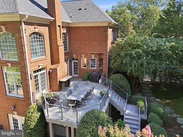 3002 APPLE BROOK LN, Oakton, VA 22124