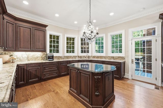 3002 APPLE BROOK LN, Oakton, VA 22124
