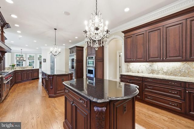 3002 APPLE BROOK LN, Oakton, VA 22124