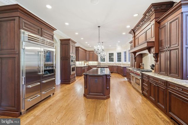 3002 APPLE BROOK LN, Oakton, VA 22124