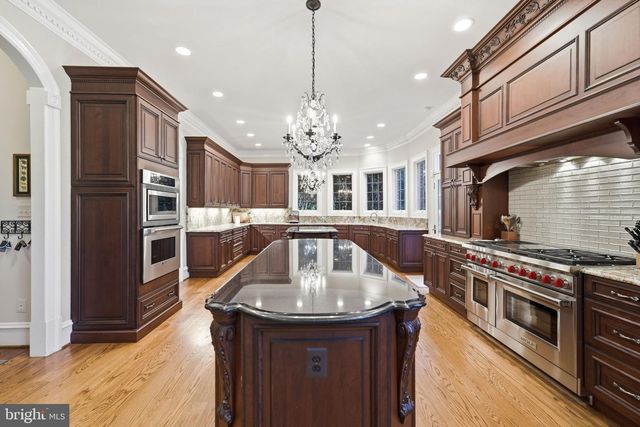 3002 APPLE BROOK LN, Oakton, VA 22124