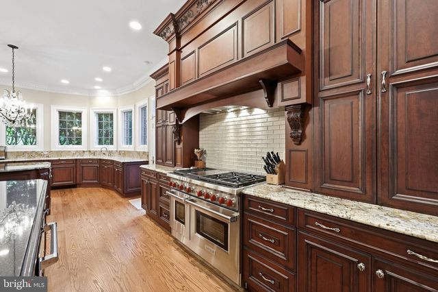 3002 APPLE BROOK LN, Oakton, VA 22124