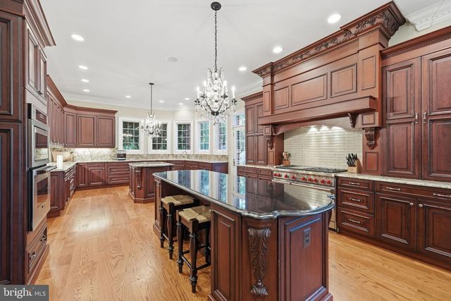 3002 APPLE BROOK LN, Oakton, VA 22124