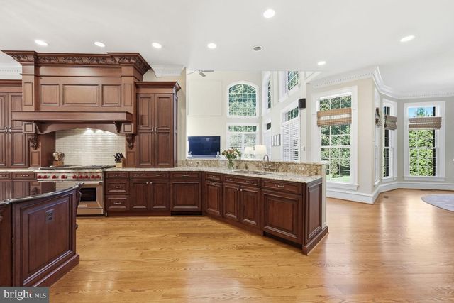 3002 APPLE BROOK LN, Oakton, VA 22124