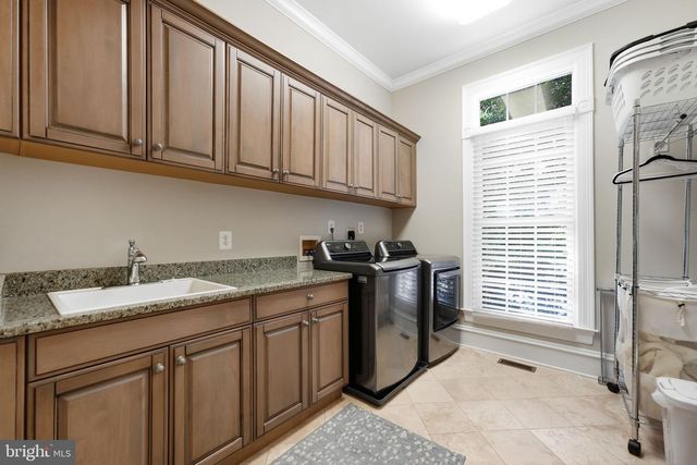 3002 APPLE BROOK LN, Oakton, VA 22124