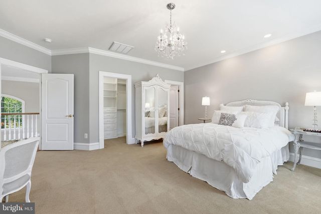 3002 APPLE BROOK LN, Oakton, VA 22124