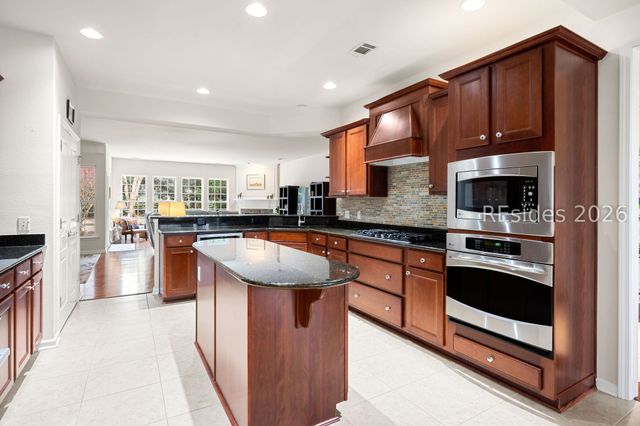 6 Miramar Ct, Bluffton, SC 29910