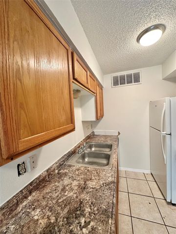 4322 Gillis ST 105, Austin, TX 78745