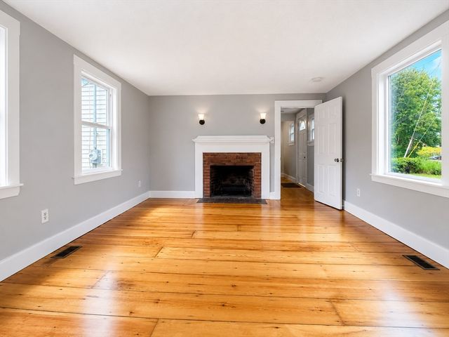 2 Millwood Cir, Framingham, MA 01701